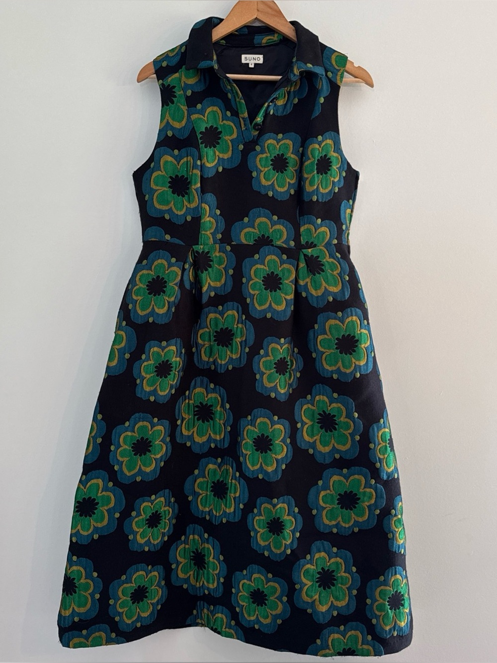 SUNO Black Floral Dress, Flawed, Size 4